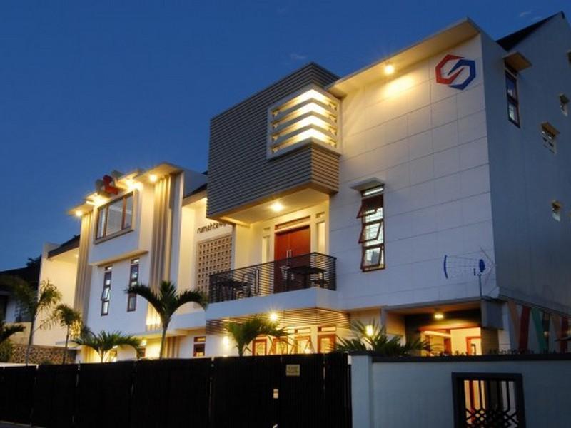 בנדונג Rumah Tawa Hotel Syariah מראה חיצוני תמונה
