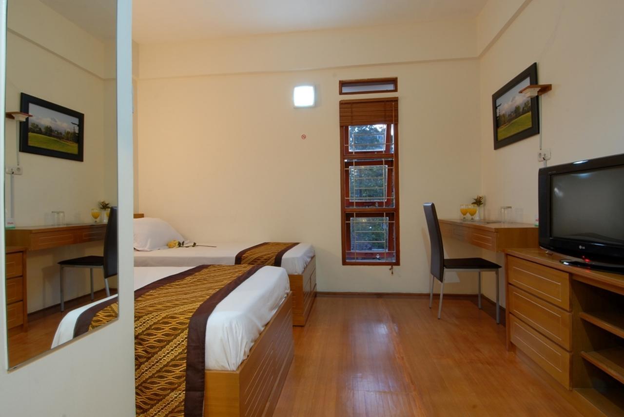 בנדונג Rumah Tawa Hotel Syariah מראה חיצוני תמונה