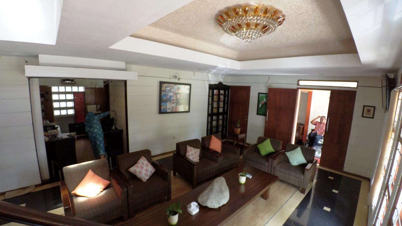 בנדונג Rumah Tawa Hotel Syariah מראה חיצוני תמונה
